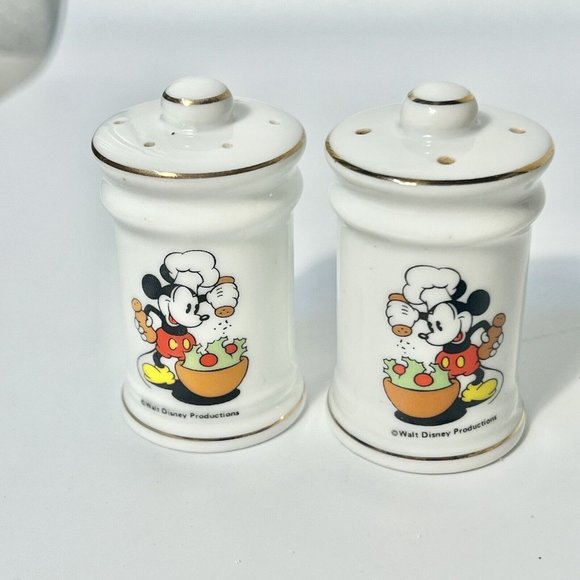 Dining Vintage Disney Salt And Pepper Shakers Set Mickey Making Salad